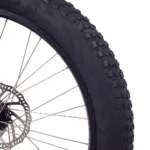 Reifen eines NCM Aspen Fatbike E-Bikes – Detailaufnahme