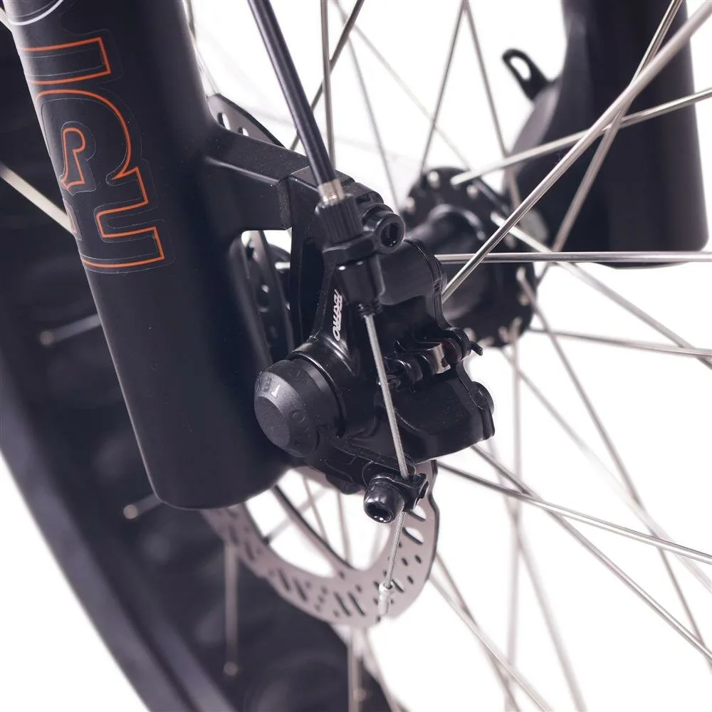 Schaltung der Marke Tektro eines NCM Aspen Fatbikes – Detailaufnahme