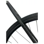 Nahaufnahme der Federgabel eines TOTEM E-Bikes