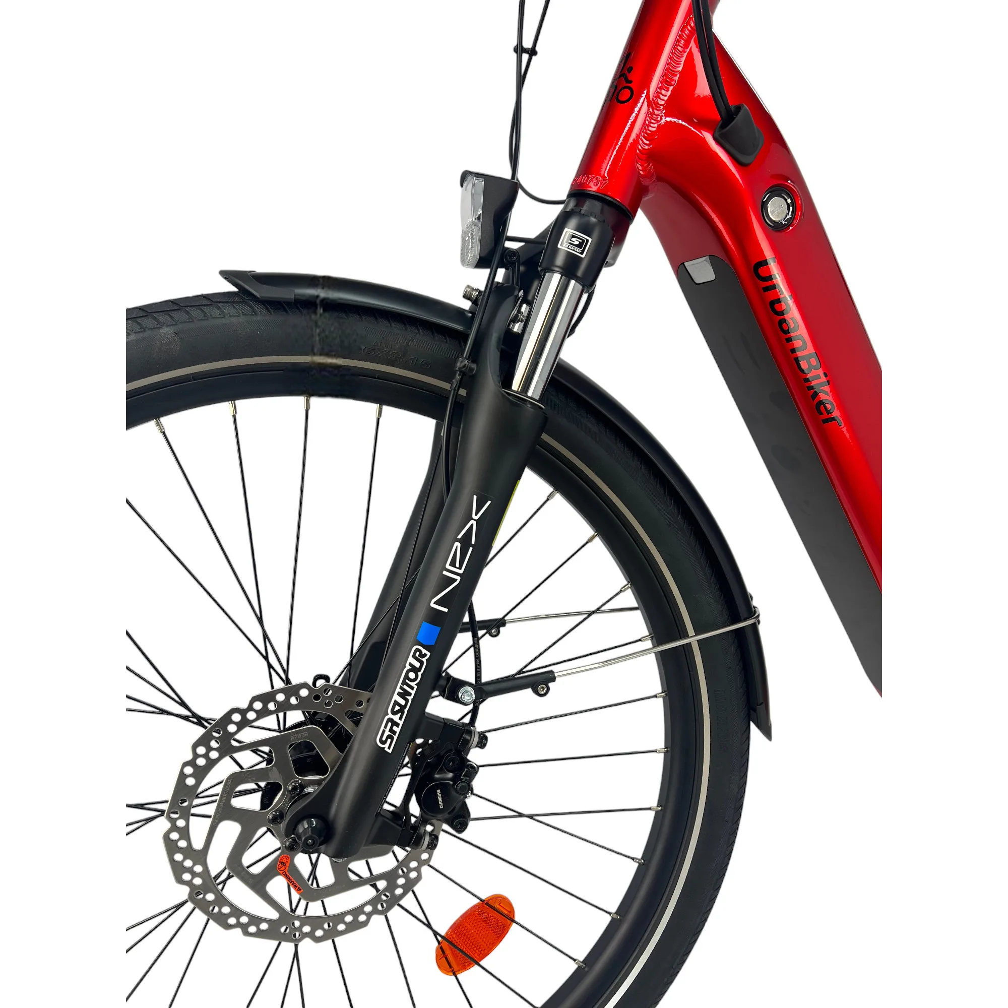 Nahaufnahme der Federgabel eines UrbanBiker UB200 E-Bikes